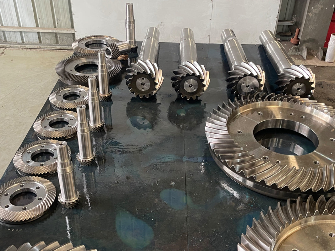Langlebige, hochpräzise Spiral-Bevel-Zahnräder ️ Custom OEM/ODM, individuell anhand der bereitgestellten Designs angepasst.
